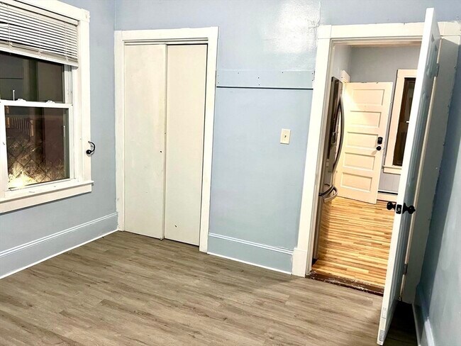 Building Photo - 27-29 Chadwick St