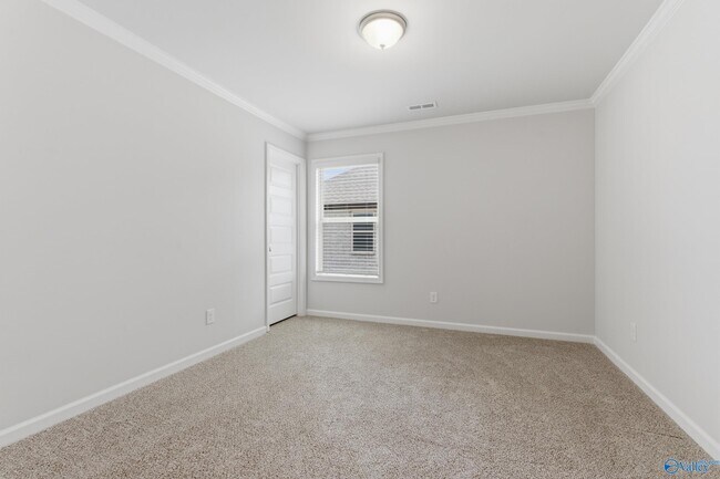 Building Photo - 212 Paladin St