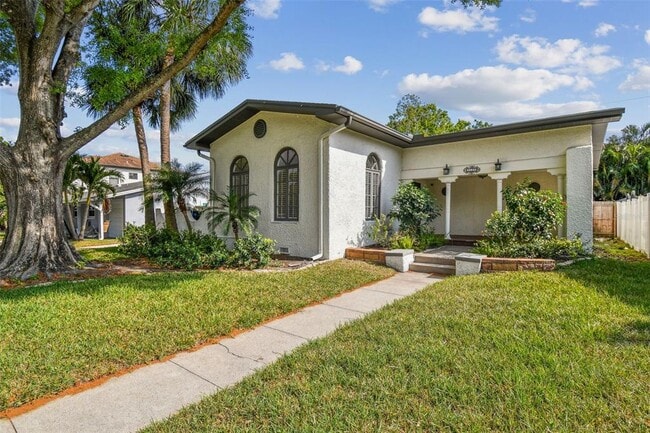 Building Photo - 3120 S Julia Cir