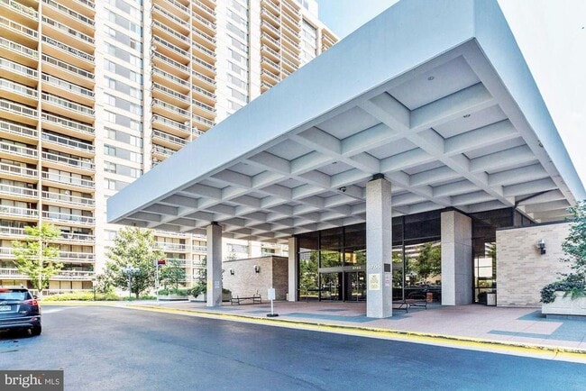 Building Photo - 3701 S George Mason Dr