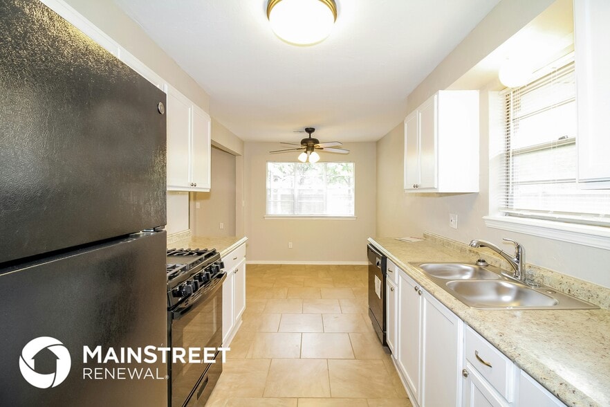 Building Photo - 4220 Corbett Dr