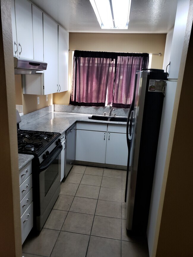 Building Photo - 43423 30th St W