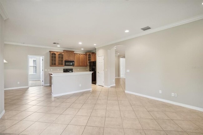 Building Photo - 127 Silver Falls Dr