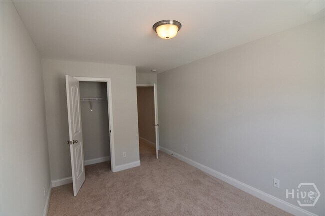 Building Photo - 11330 White Bluff Rd