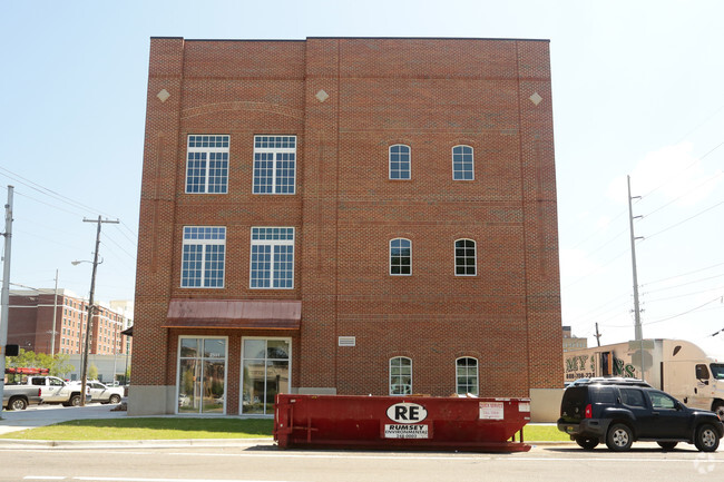 Building Photo - Downtown Rock Point