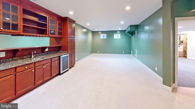 Building Photo - 309 Pure Spring Crescent