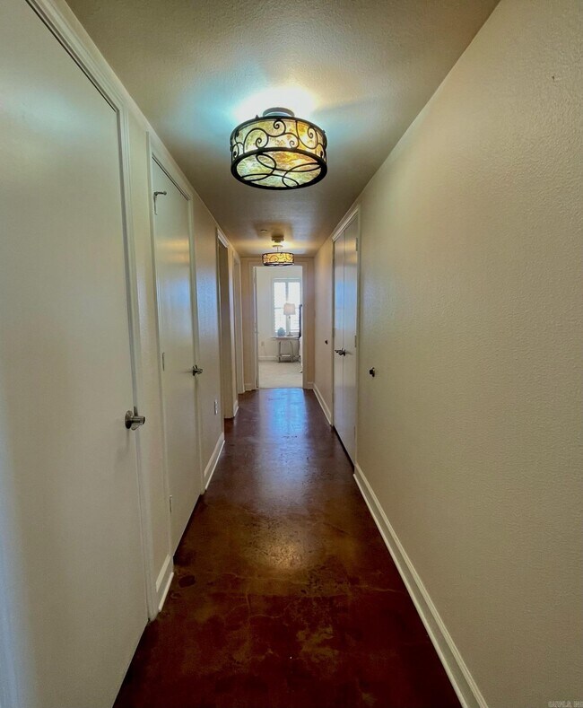 Building Photo - 523 S Louisiana St