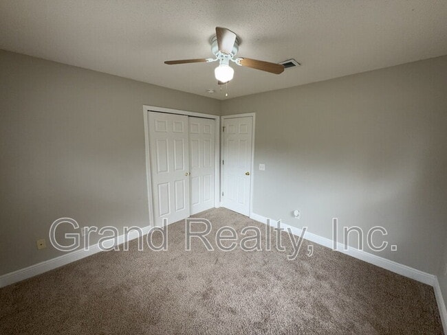 Building Photo - 6901 Ella St