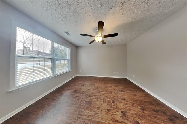 Building Photo - 5197 Running Doe Dr