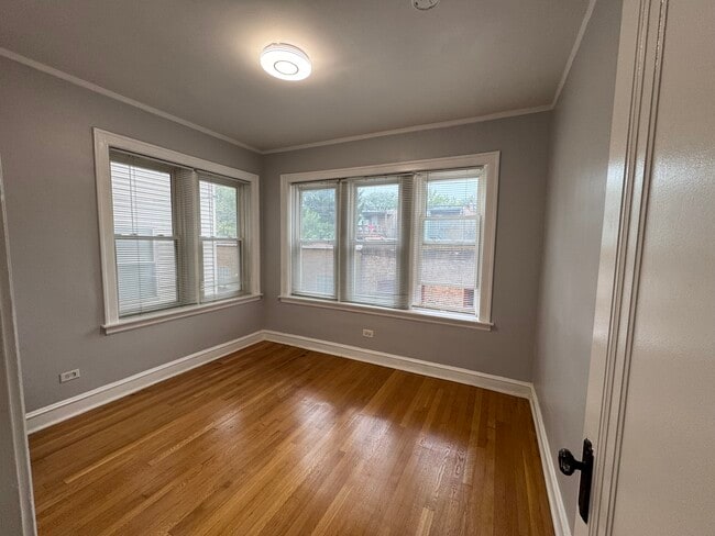 Building Photo - 4907 N Washtenaw Ave