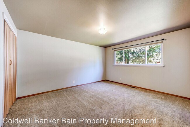 Building Photo - 4 br, 2 bath House - 515 N. 198th Street