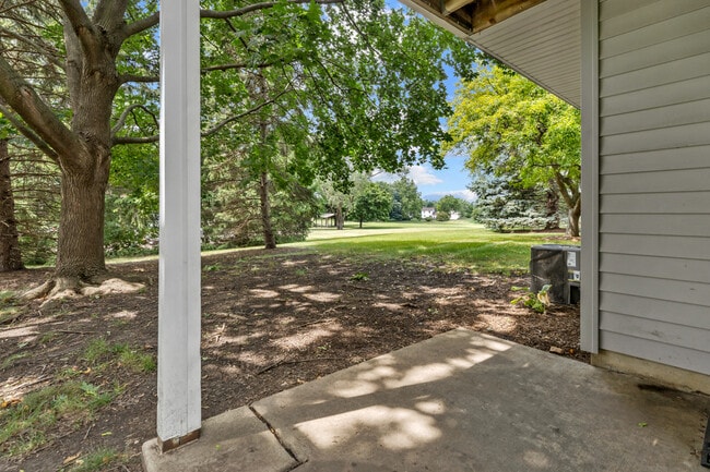 Building Photo - 8 Gant Cir