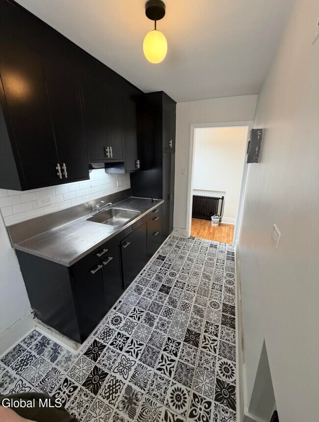 Building Photo - 612 Union St