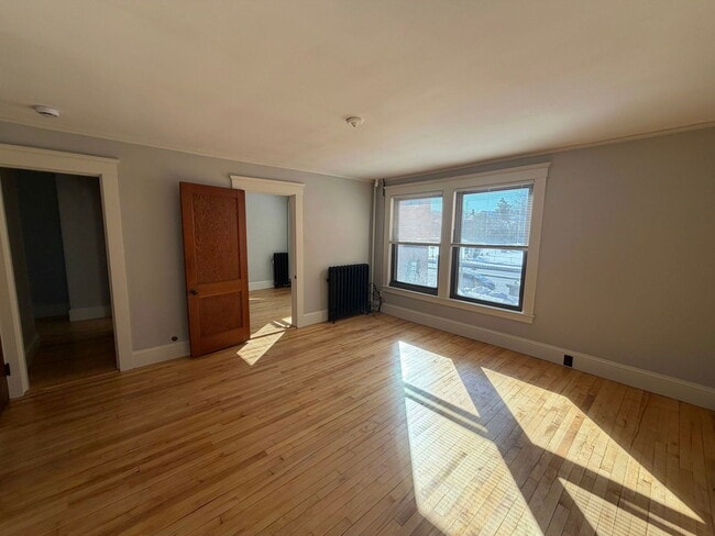 Building Photo - 248-250 N Main St