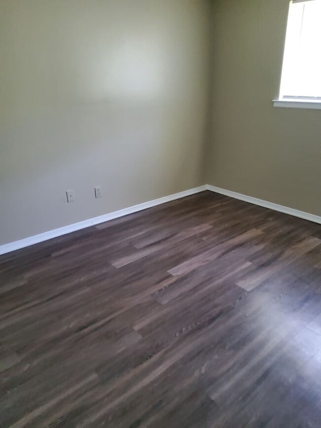 Building Photo - 3677 Hillbrook Rd