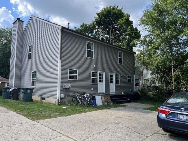 Building Photo - 438 Spartan Ave