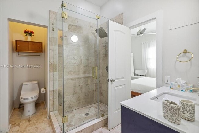 Building Photo - 27 NE 49th St