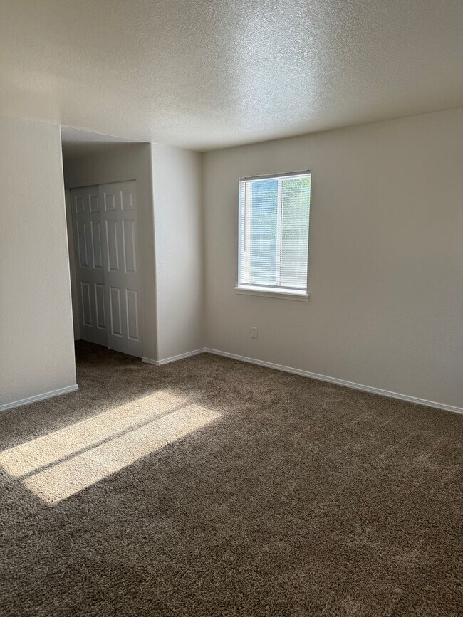 Building Photo - CUTE HOME IN ELKHORN ESTATES