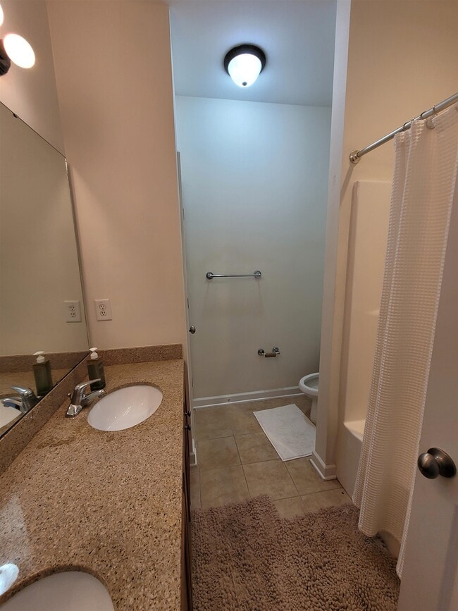 Building Photo - 926 Price Ln