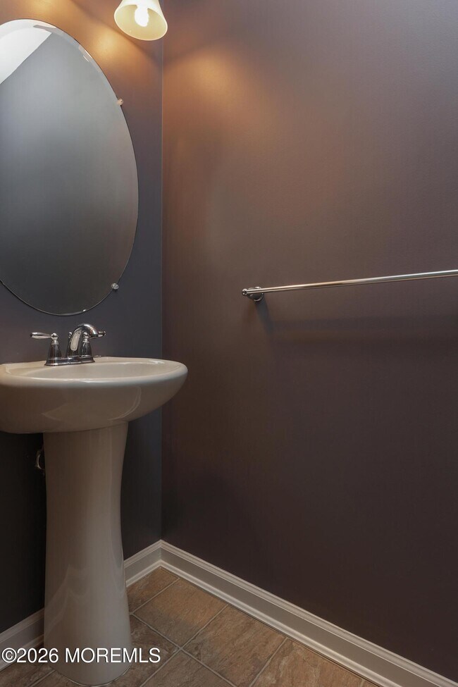 Building Photo - 43 Jake Dr