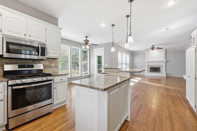 Building Photo - Luxury, Location & Lifestyle—All in One! Executive Home w/ Community Pool