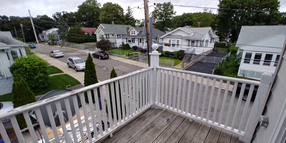 Building Photo - 416 Baker St