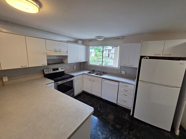 Building Photo - Charming 3 Bedroom 2 Bath Single Family Home in Manoa Valley