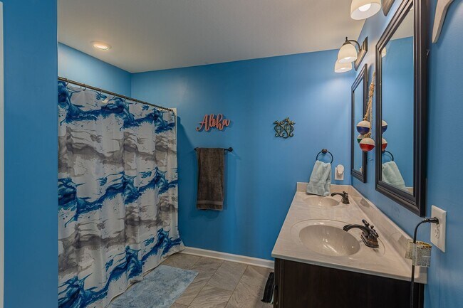 Building Photo - Pet Friendly Three Bedroom!