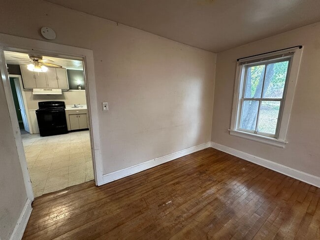 Building Photo - 120 N 4th Ave