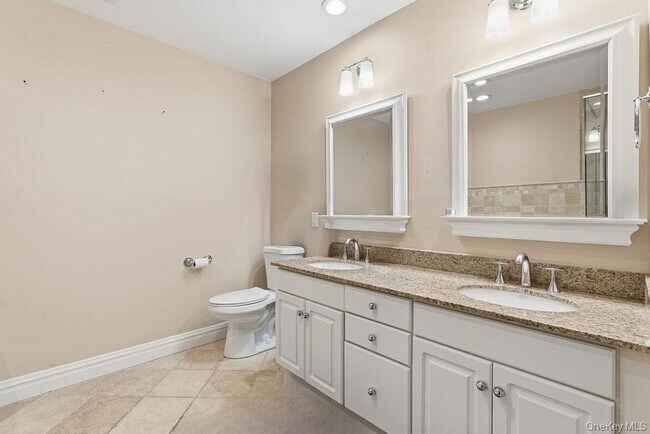 Building Photo - 305 Glenwood Dr