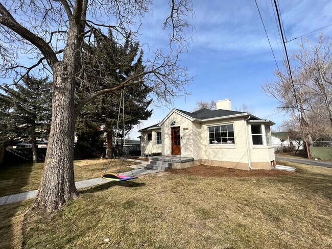 Building Photo - 1647 E Woodland Ave