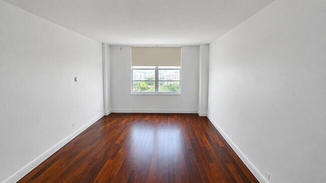 Building Photo - 230 174th St