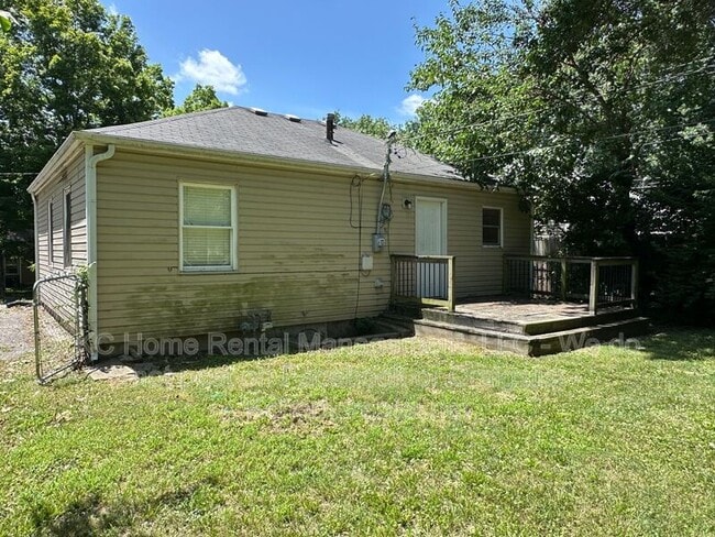 Building Photo - 704 NE 45th Terrace