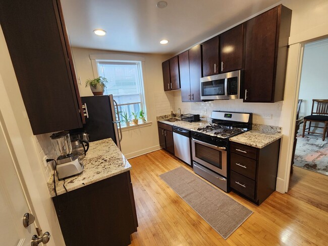 Building Photo - Spacious 2 Bed/1 Bath in North Park