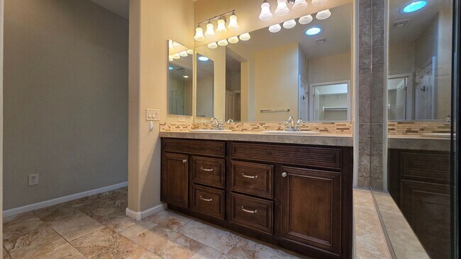 Building Photo - 55+ Amenity rich Pebble Creek community!