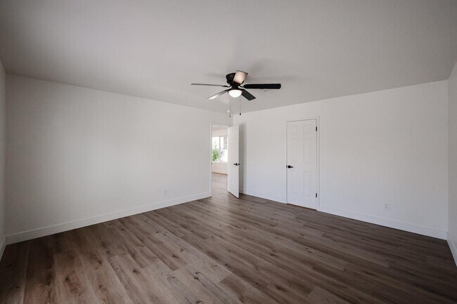 Building Photo - 3001 W Mercer Ln