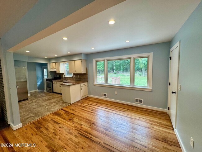 Building Photo - 271 S Stump Tavern Rd