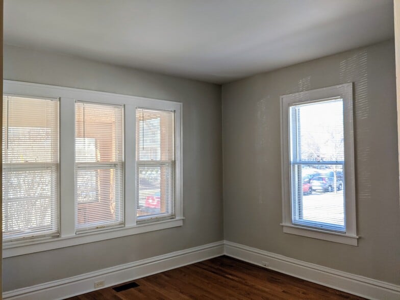 Bedroom/Office/Den - 330 Henry Ave SE