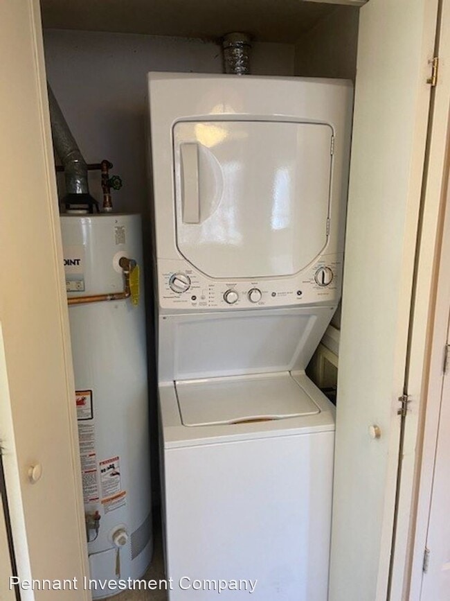 Building Photo - 2 br, 2 bath House - 6036 Gunbarrel Ave Un...