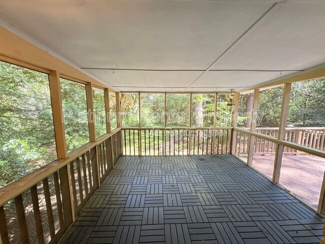 Building Photo - 383 Springdale Dr NE