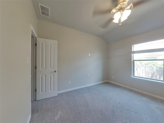 Building Photo - 332 Valley Dr
