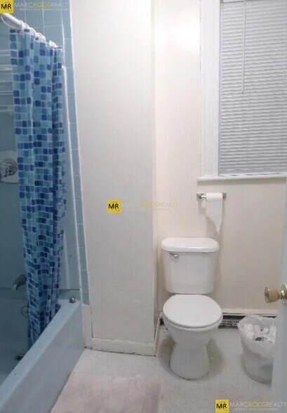 Building Photo - 135 Calumet St