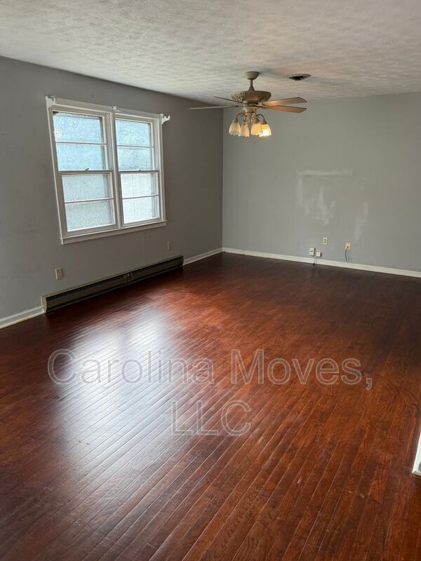 Building Photo - 129 Darby Ct