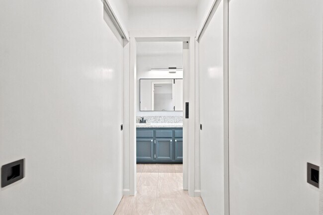 Building Photo - 8034 Fairlands Way