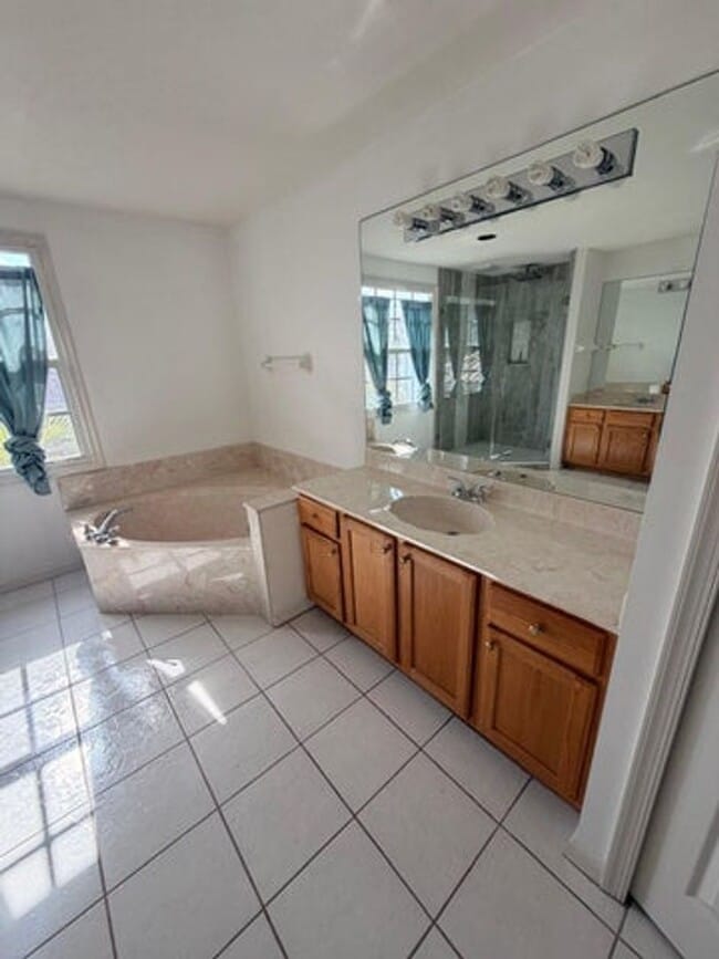 Building Photo - 1226 Avondale Ln