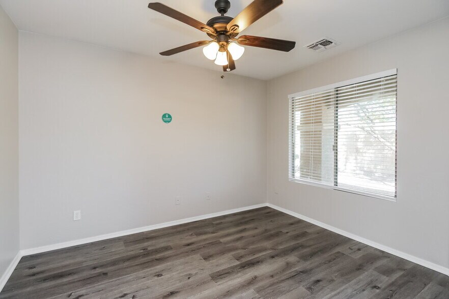 Building Photo - 3229 W Alta Vista Rd