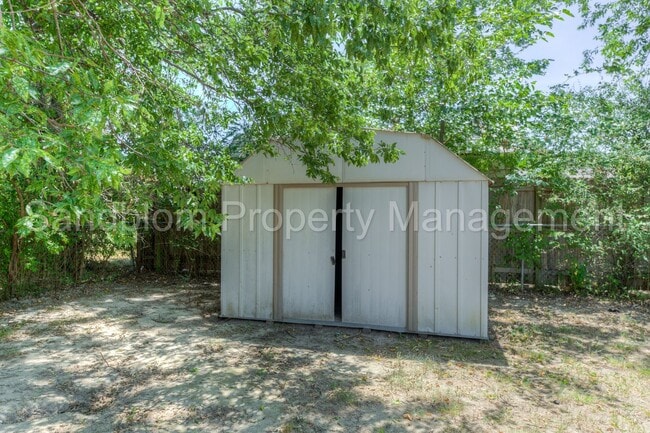 Building Photo - FOR LEASE | East Tulsa | $1,225 Rent