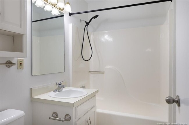 Building Photo - 1228 Woodland Dr