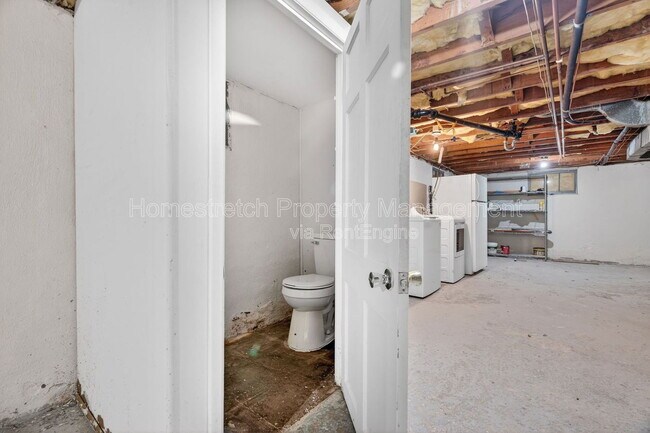 Building Photo - 3155 Hampton Ave