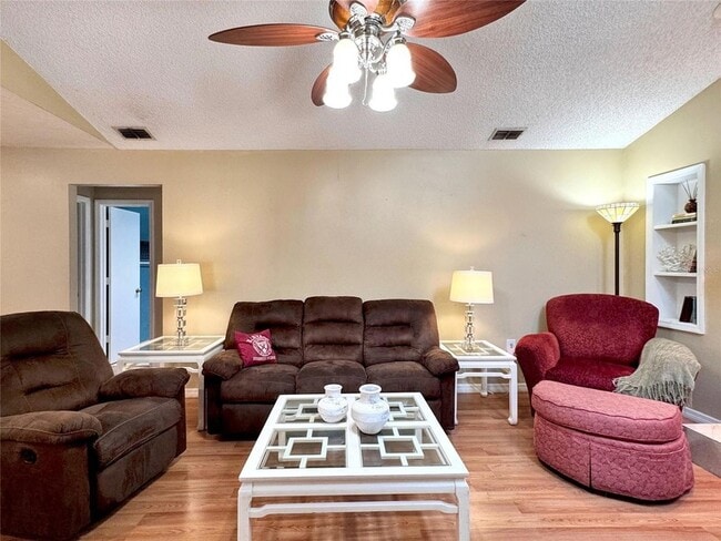 Building Photo - 1135 Colony Arms Dr